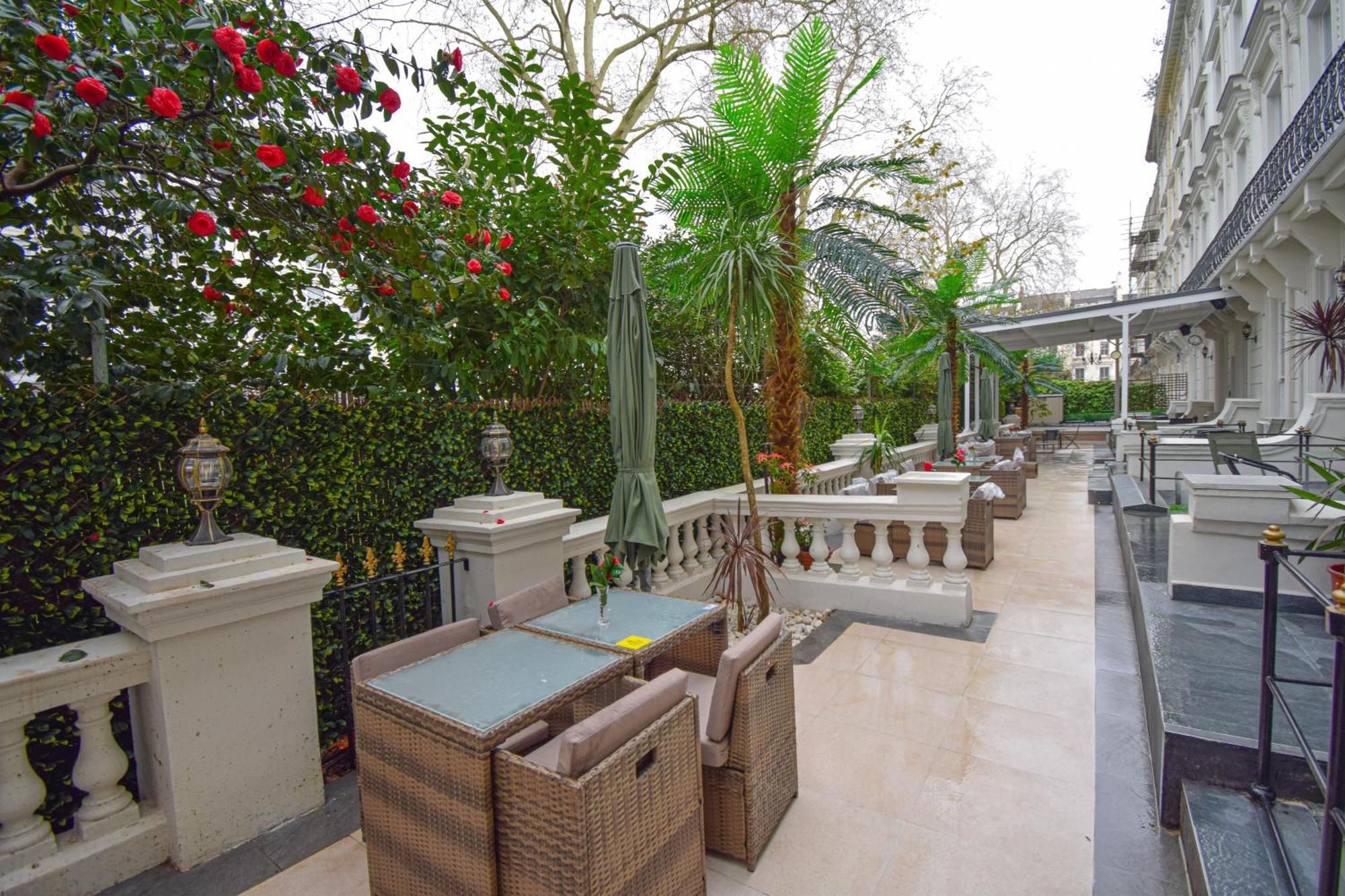 Pembridge Palace Hotel London Exterior photo